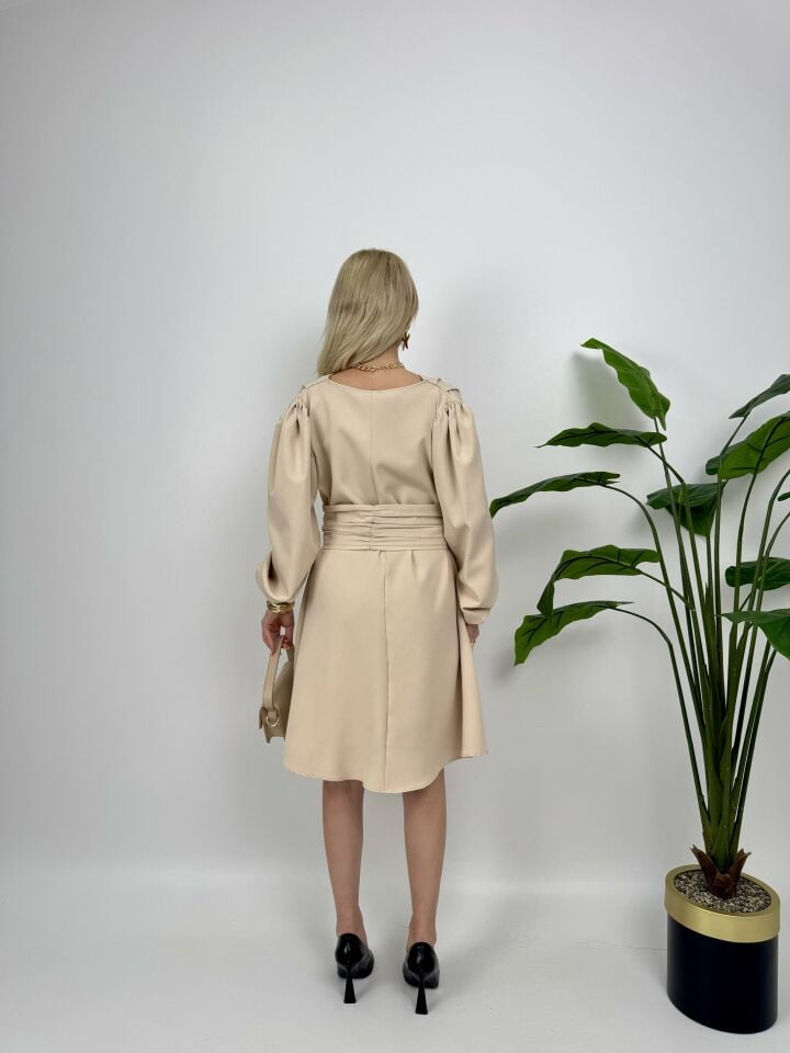 1003 OMUZ PİLE KUŞAKLI ELBİSE STONE - TAŞ