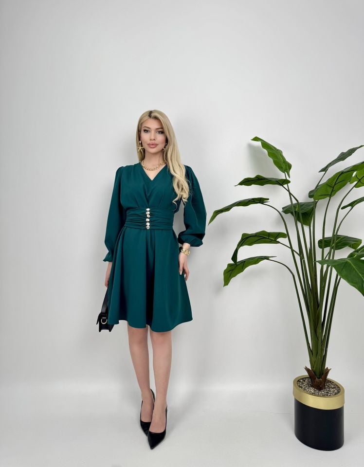 1003 OMUZ PİLE KUŞAKLI ELBİSE EMERALD GREEN - ZÜMRÜT YEŞİLİ