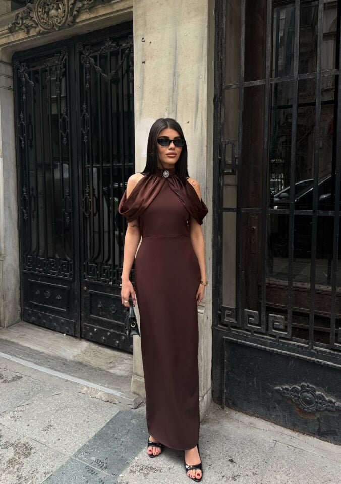 3069 BROŞLU ELBİSE