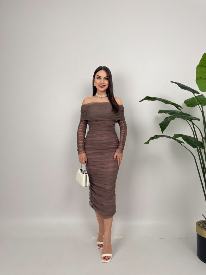 2067 STRAPLEZ BÜZGÜLÜ UZUN KOL TÜL ELBİSE MİNK - VİZON