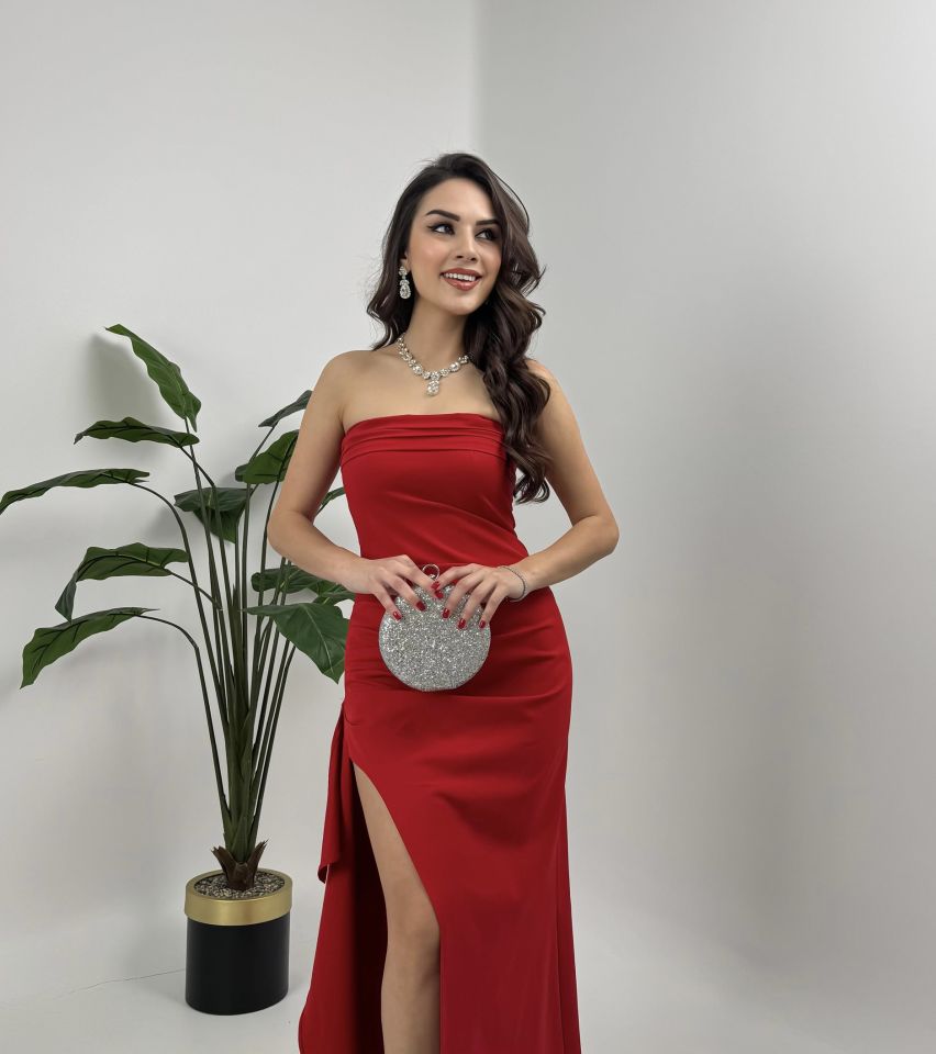 2099 YIRTMAÇLI STRAPLEZ ATLAS ELBİSE RED - KIRMIZI