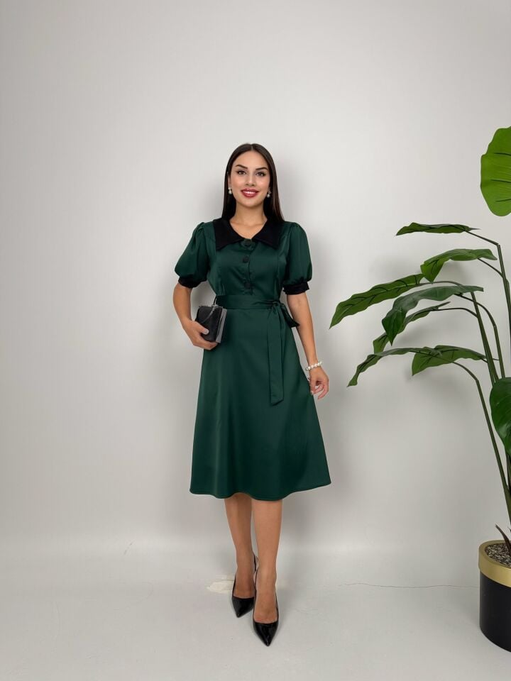 4020 BAĞLAMA KEMERLİ V YAKA GARNİ DÜĞME ELBİSE EMERALD GREEN - ZÜMRÜT YEŞİLİ