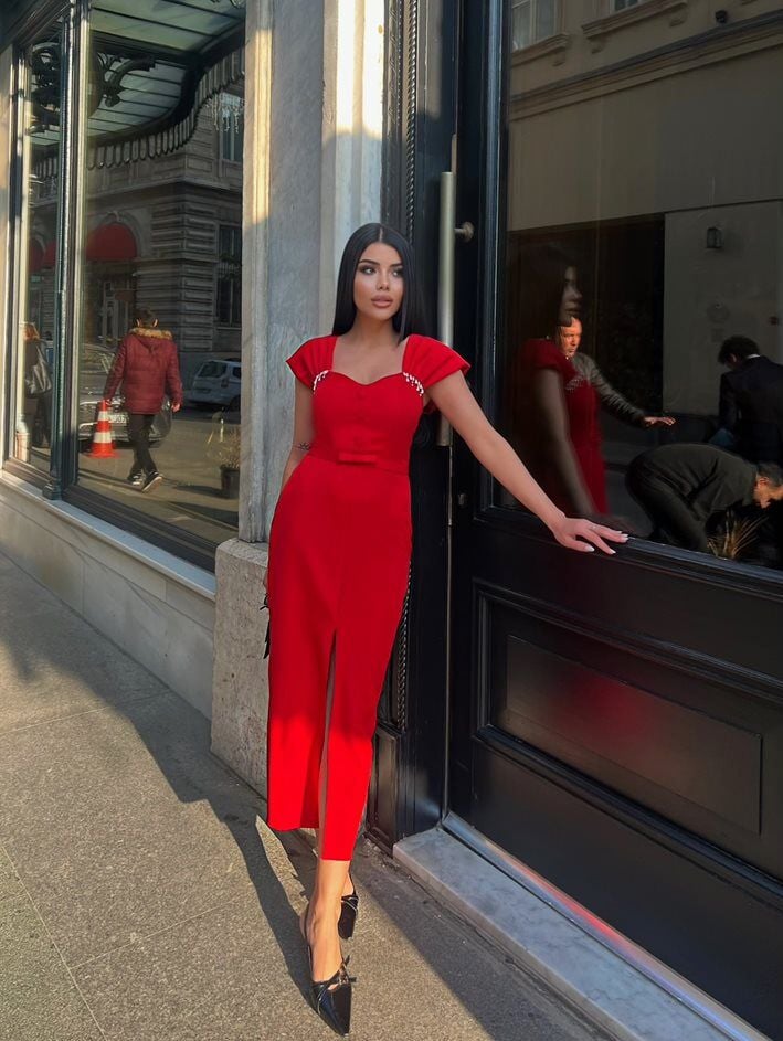 3067 FİYONKLU DÜĞMELİ ELBİSE RED - KIRMIZI